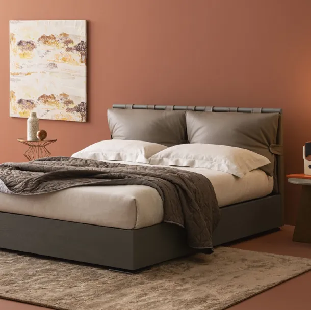 Letto con box contenitore Dual Legno con testiera in pelle di Oggioni